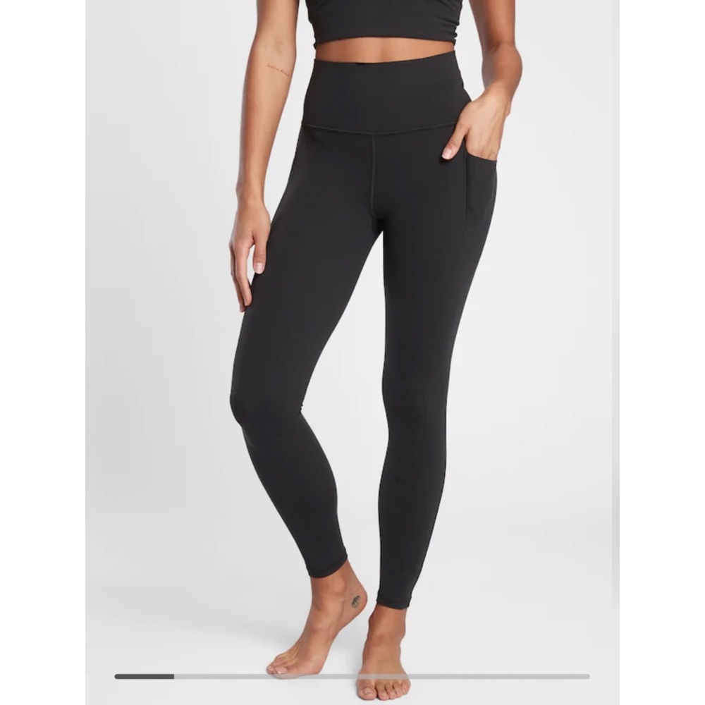 NWT Athleta Salutation Stash Pocket Tight